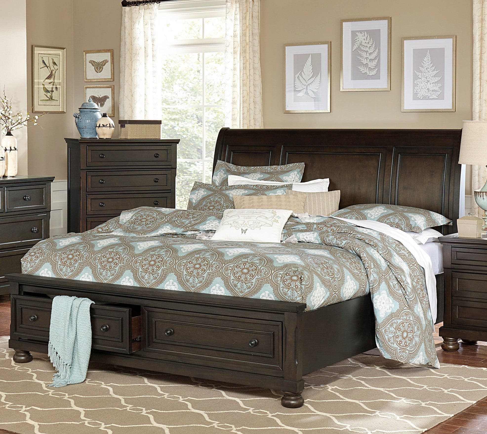 Grayish Brown Finish 1pc Eastern King Platform Bed with Footboard Storage Sleigh Bed Transitional Bedroom Furniture