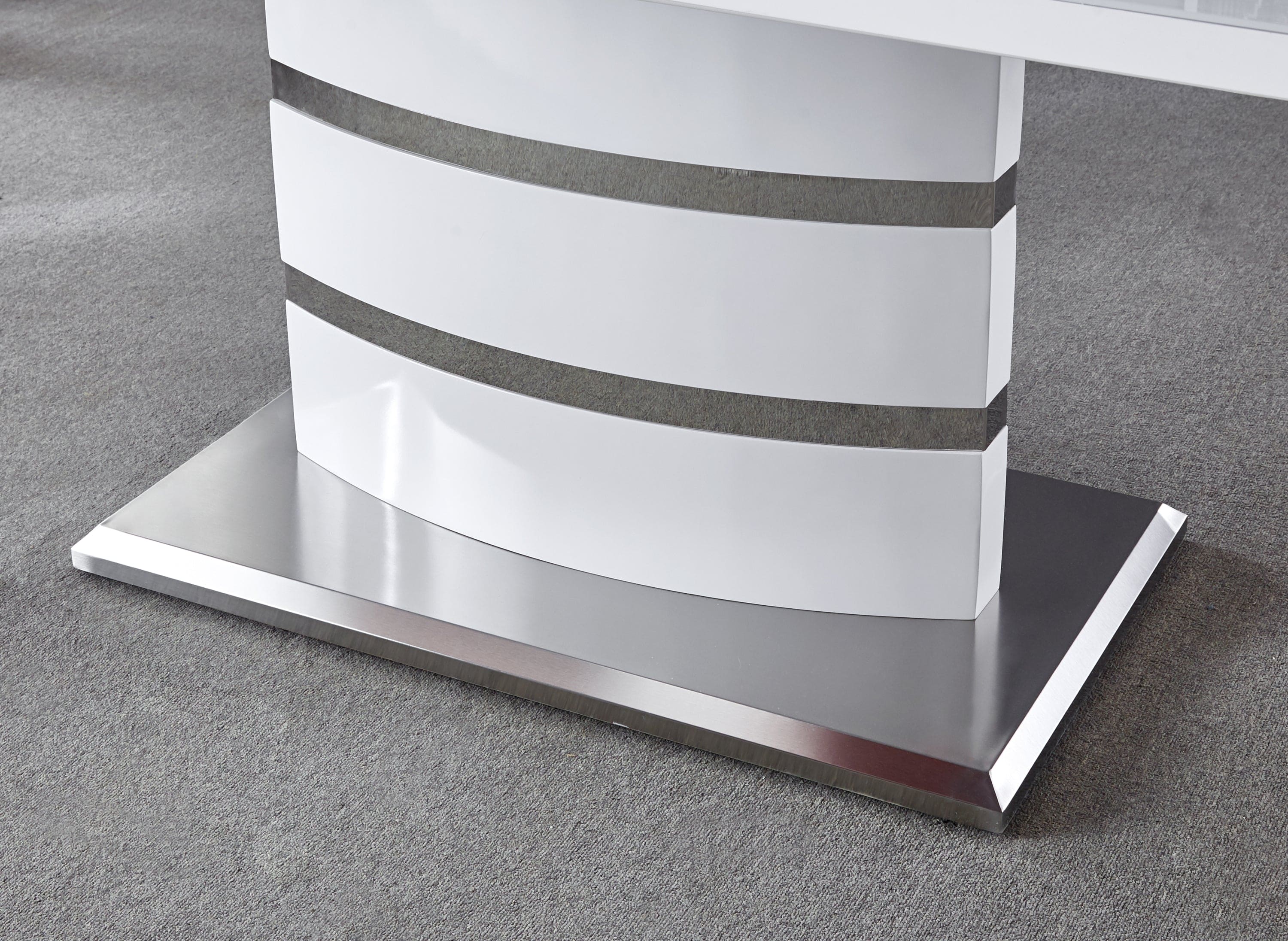 Expandable Glass Top Table with Butterfly Leaf, White Lacquer MDF Base with Stainless Steel (70.9"/86.6" x 35.4" x 29.5")