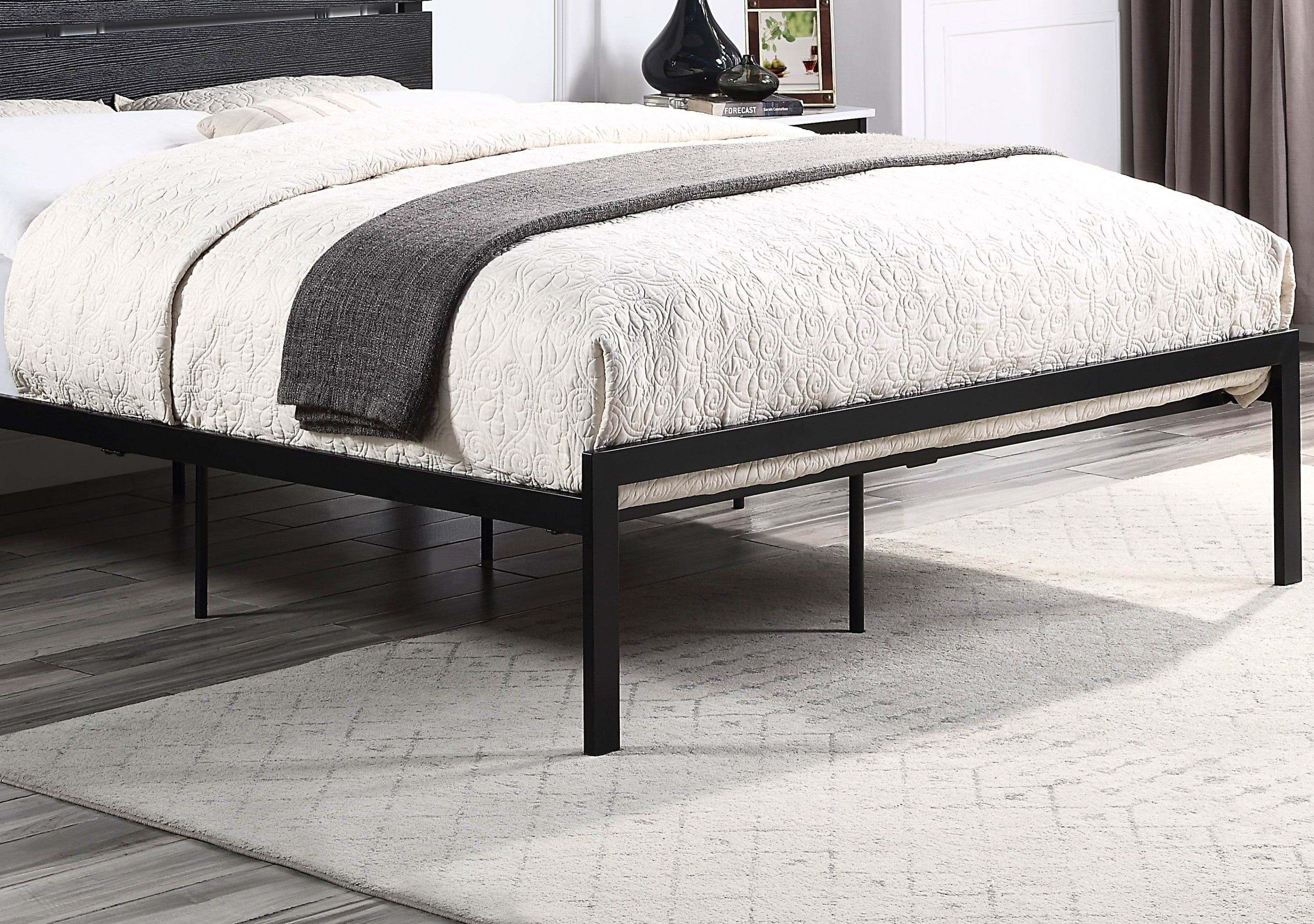 Black Metal Frame Queen Size Bed 1pc