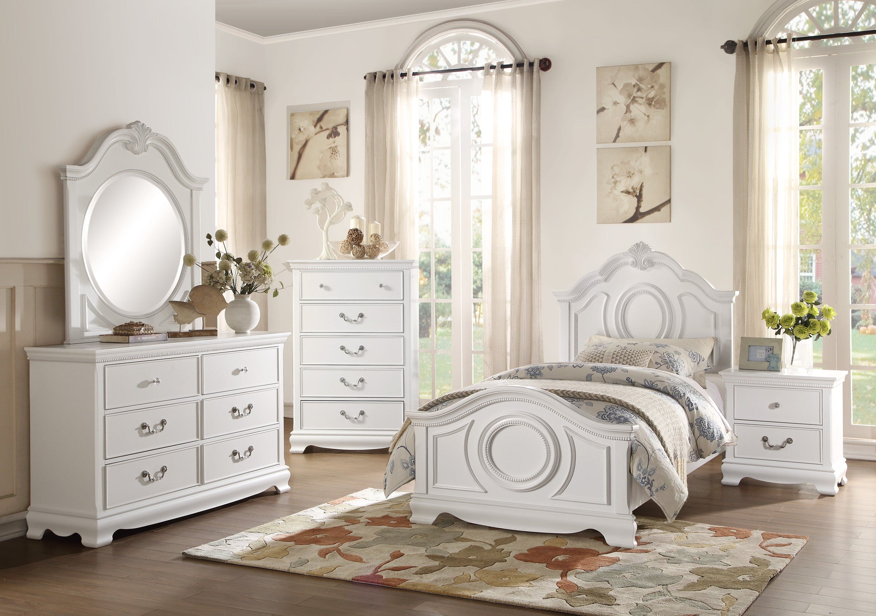 Classic Traditional Style White Finish 1pc Chest of 5x Dovetail Drawers Wooden Bedroom Furniture