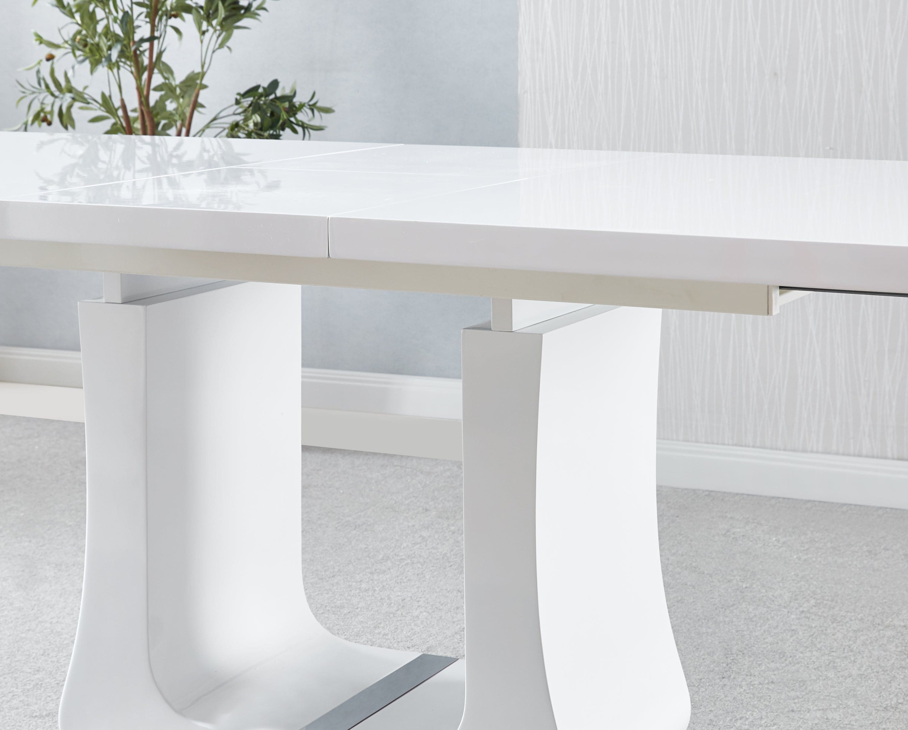 63"/78.7" Extendable Dining Table with Butterfly Leaf, High Gloss Lacquer Coating and Pedestal Base in White/Chrome