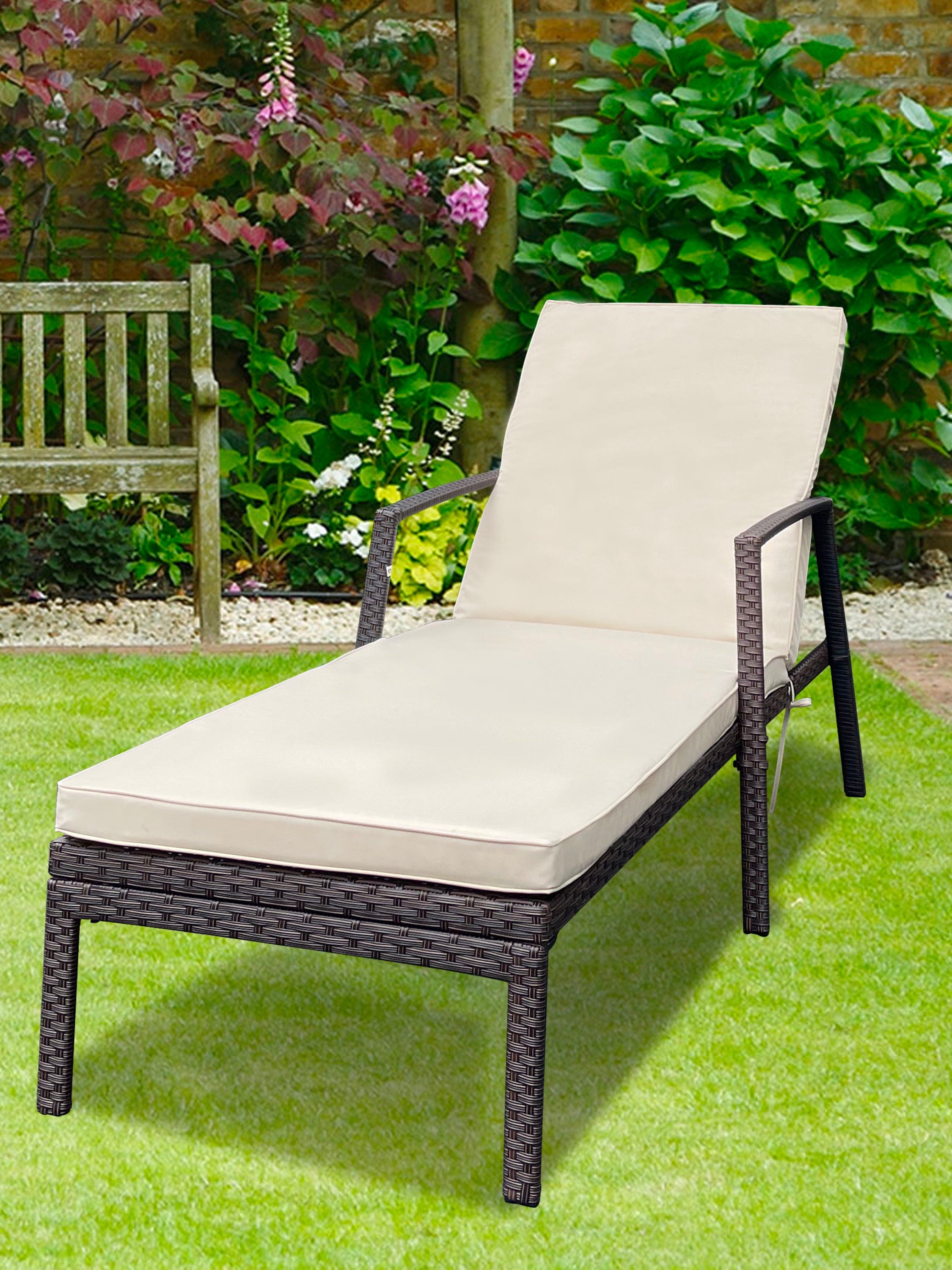 Outdoor Patio Lounge Chairs Rattan Wicker Patio Chaise Lounges Chair  Brown